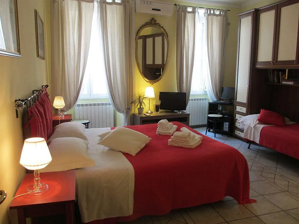 B&B Colosseum Rome 2*,