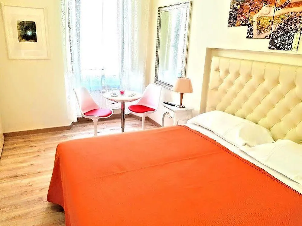 ** Hotel B&B Colosseum Rome Italy