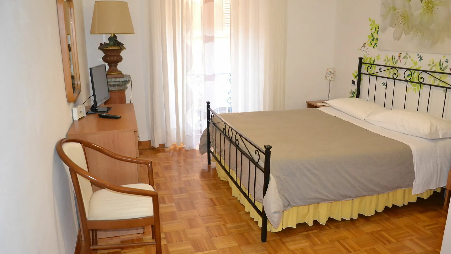 ** Hotel B&B Colosseum Rome Italy